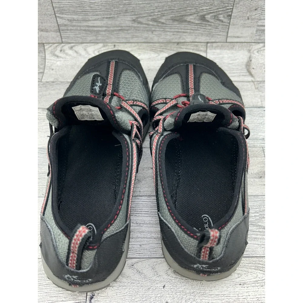 Chaco Kids Junior Outcross Water Shoes Black Grey Red Bungee Lacing Size 4 US